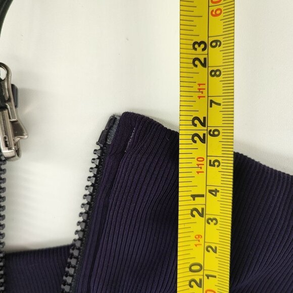 Lululemon Women’s Dance Studio Reversible Purple Hooded Jacket Size 2 - Picture 12 of 13